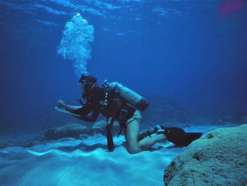 Why oxygen toxic at depth 5 physiological effects