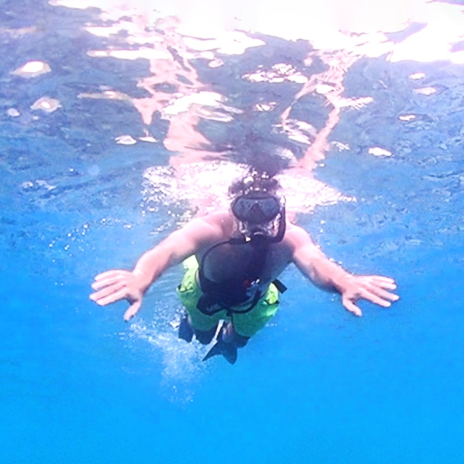 Mini Portable Scuba Tank | The Ultimate Travel Gear Guide