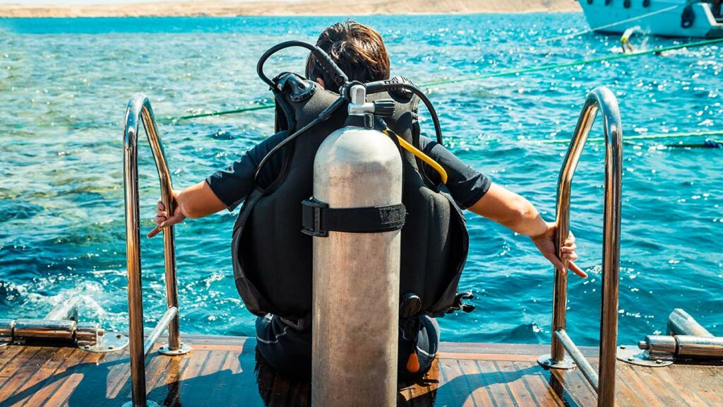 Renting vs Buying a Scuba Tank | Which Option Saves You More