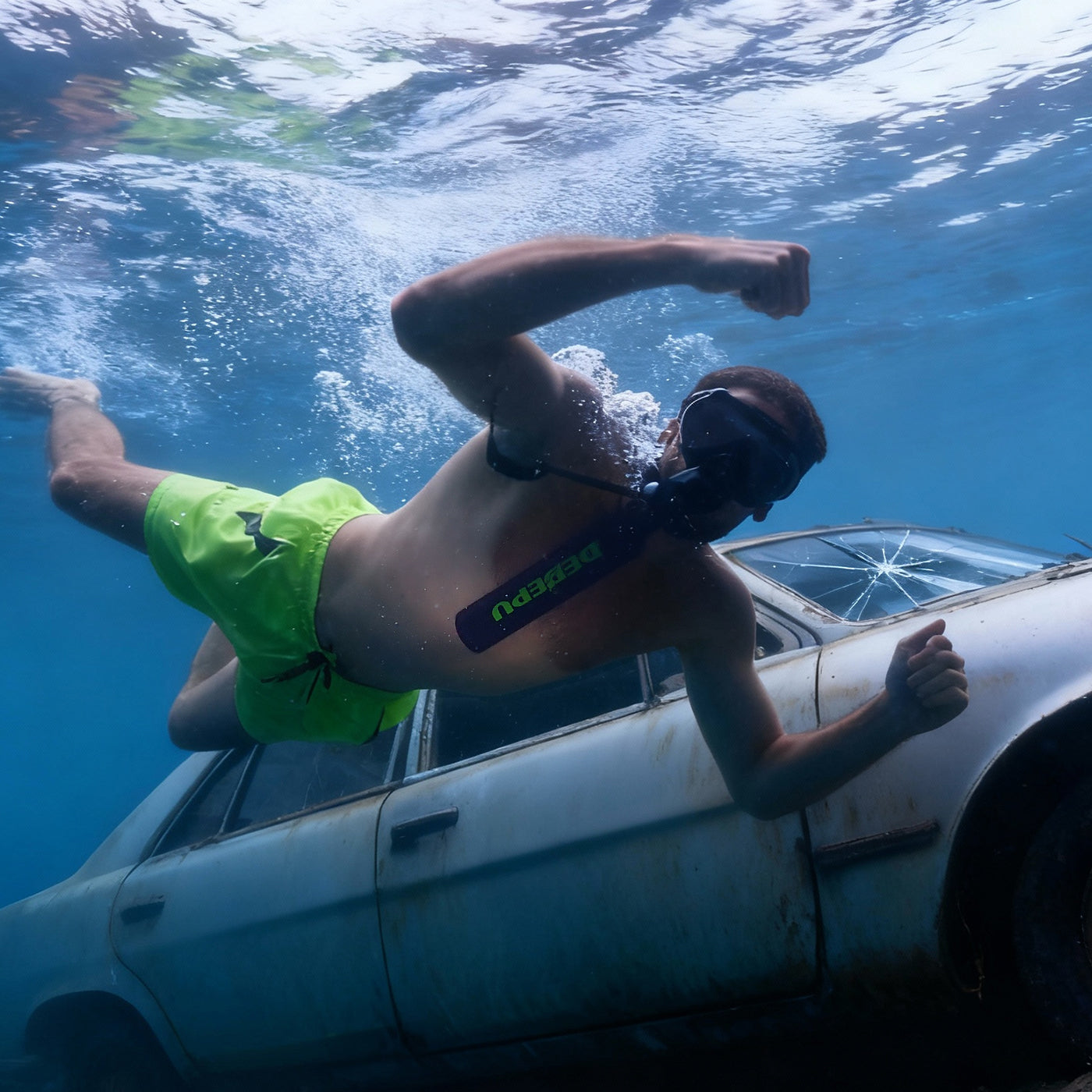 Low Visibility Diving with a Mini Tank | Navigation Tips, Tethering & Essential Safety Lights