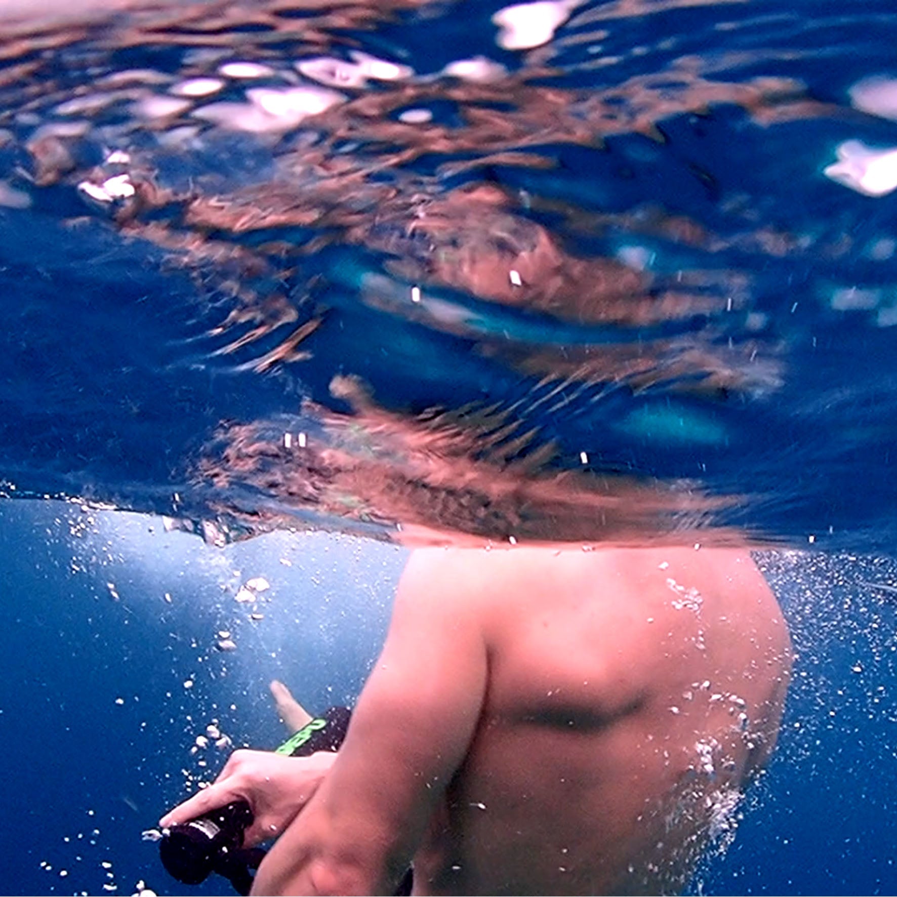 Steel vs. Carbon Fiber Cylinders | Weight and Diving Performance