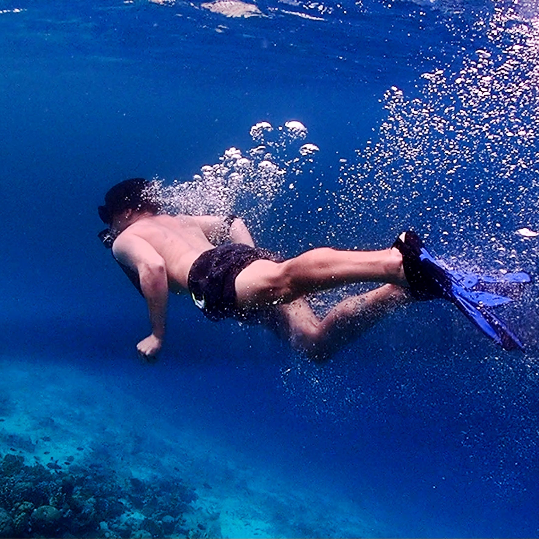 Flying with Mini Scuba Tanks | TSA Rules, Deflation Procedures & Packing Tips