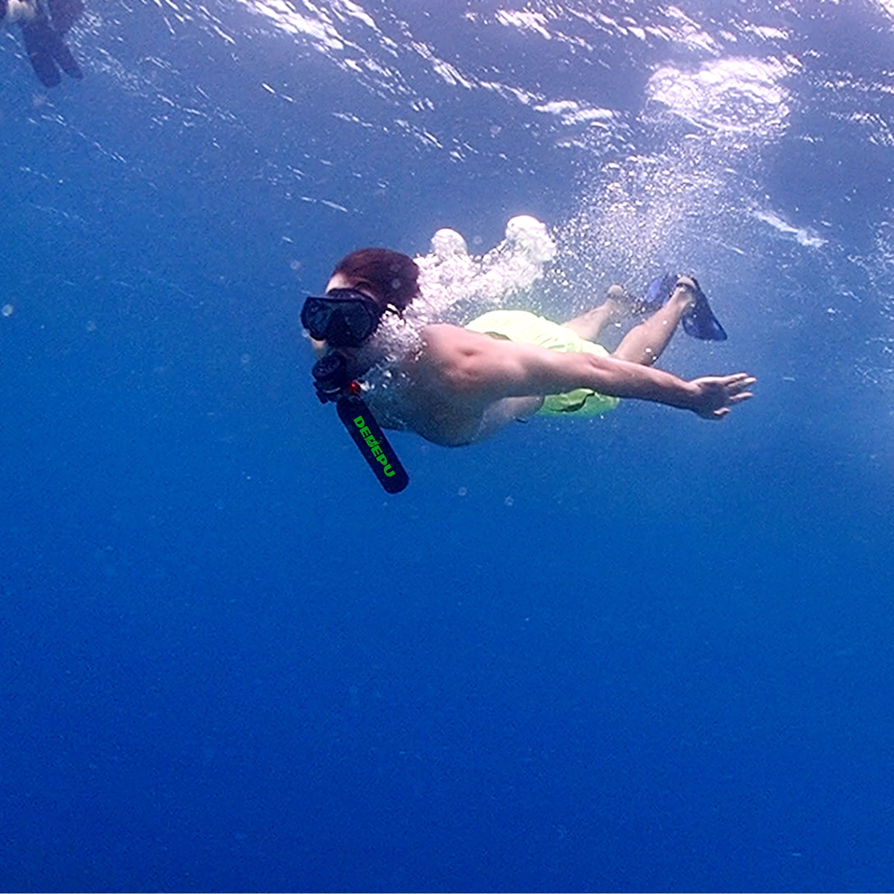 What is the weight of a scuba tank?