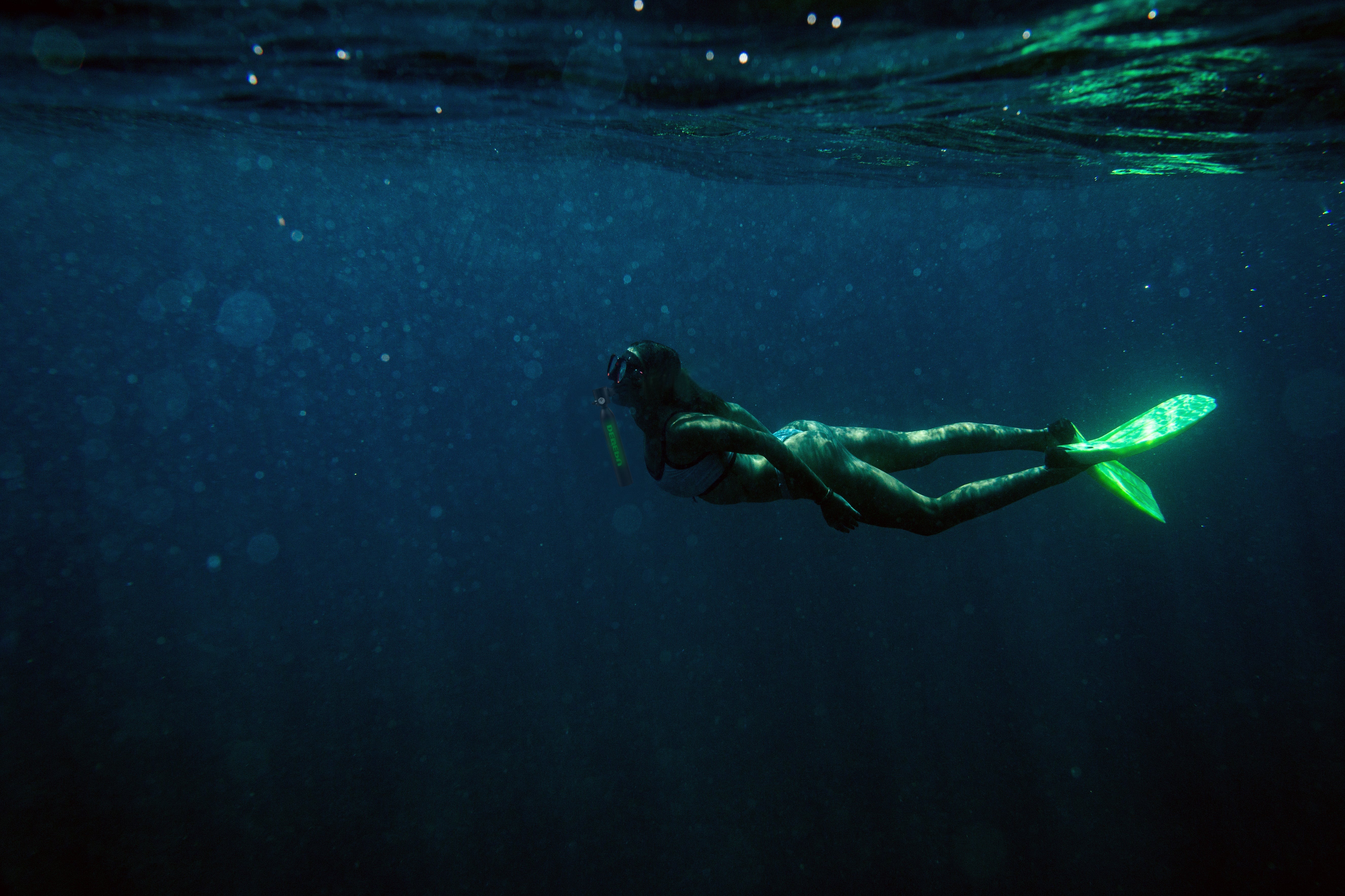 DEDEPU -SAFEST MINI SCUBA TANK EQUIPMENT