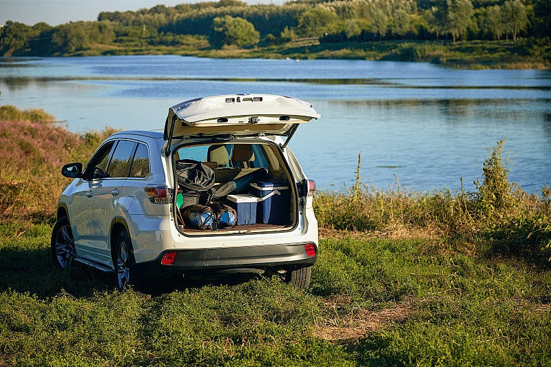 Can you leave scuba tanks in a car?